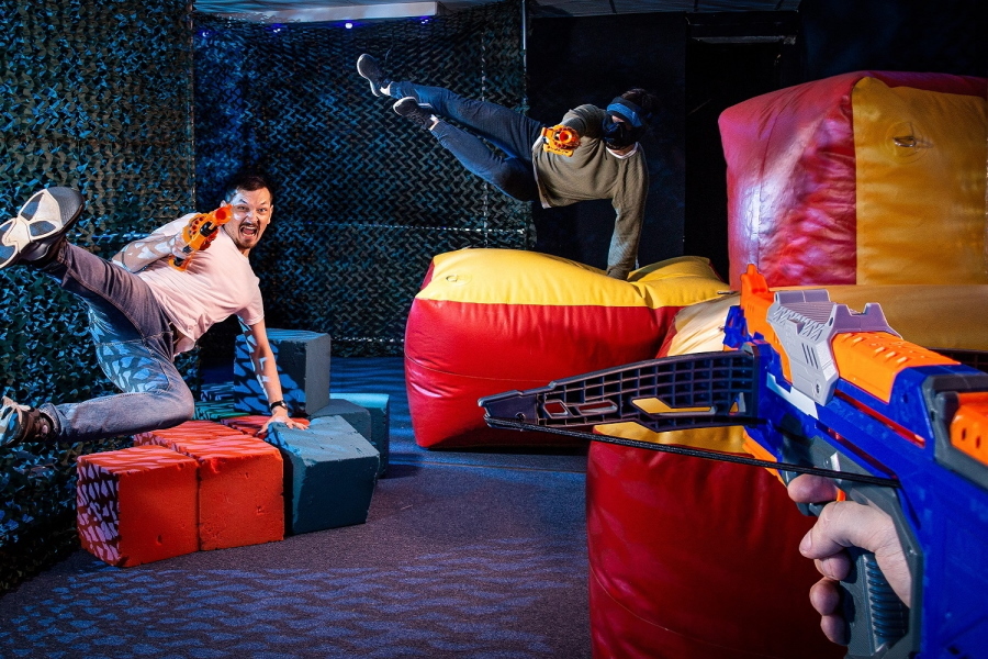 Квест в реальности Нерф-батл: стрельба бластерами от компании Клаустрофобия Квест в реальности Нерф-батл: стрельба бластерами от компании Клаустрофобия