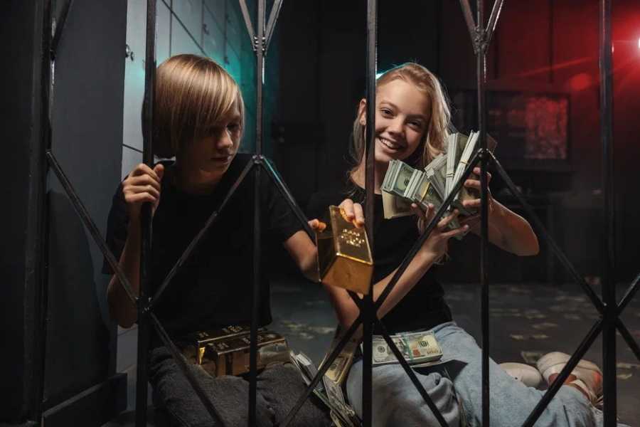 Квест в реальности Ограбление секретного хранилища от компании Exitgames Квест в реальности Ограбление секретного хранилища от компании Exitgames