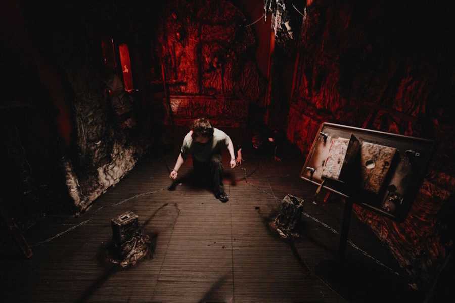 Квест в реальности По ту сторону от компании Quest Stars Квест в реальности По ту сторону от компании Quest Stars