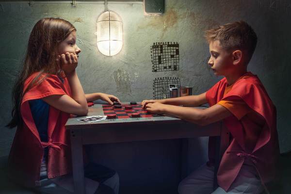 Квест в реальности Попробуй сбежать от компании Exitgames
